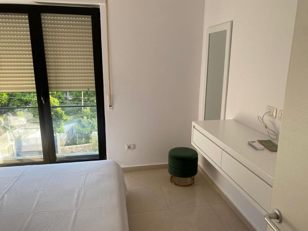 Apartment Artemis Himare Buitenkant foto