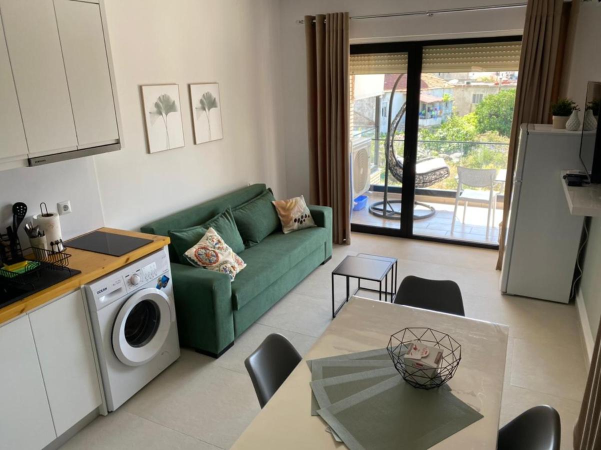 Apartment Artemis Himare Buitenkant foto