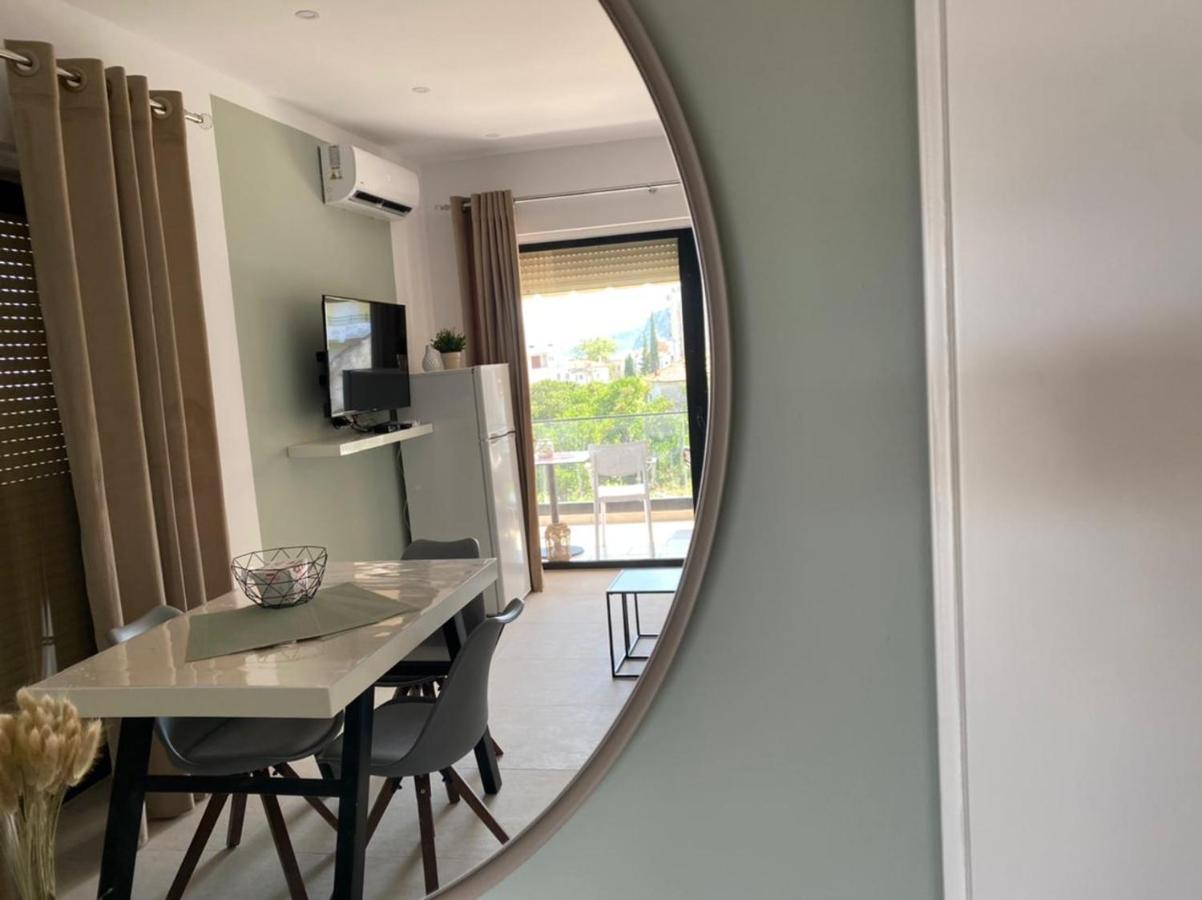 Apartment Artemis Himare Buitenkant foto