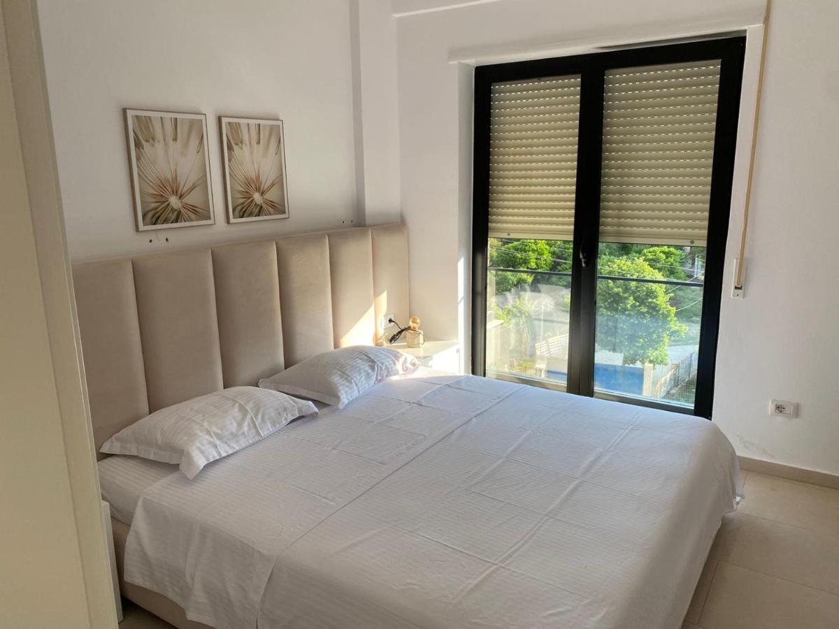 Apartment Artemis Himare Buitenkant foto