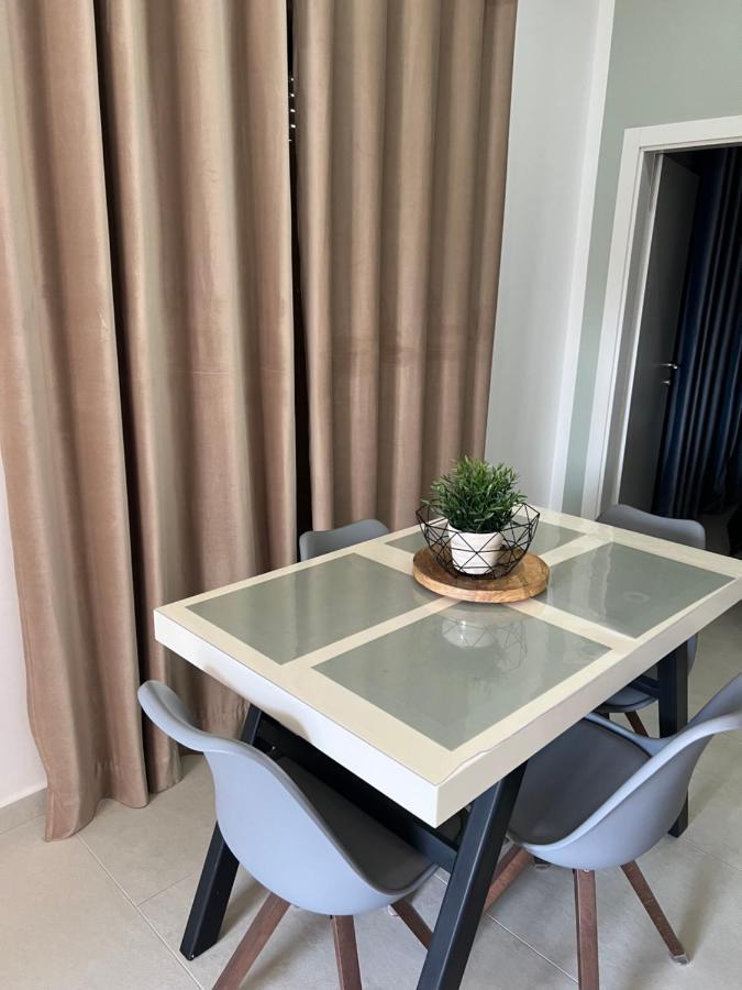 Apartment Artemis Himare Buitenkant foto
