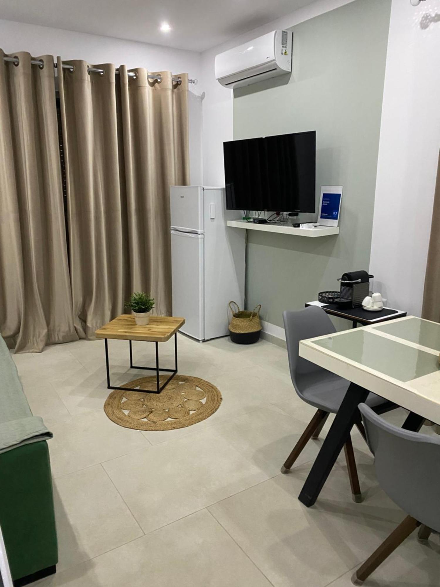 Apartment Artemis Himare Buitenkant foto