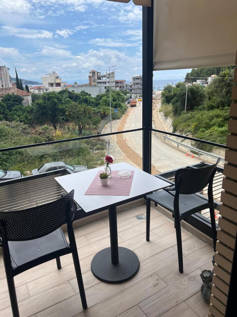 Apartment Artemis Himare Buitenkant foto