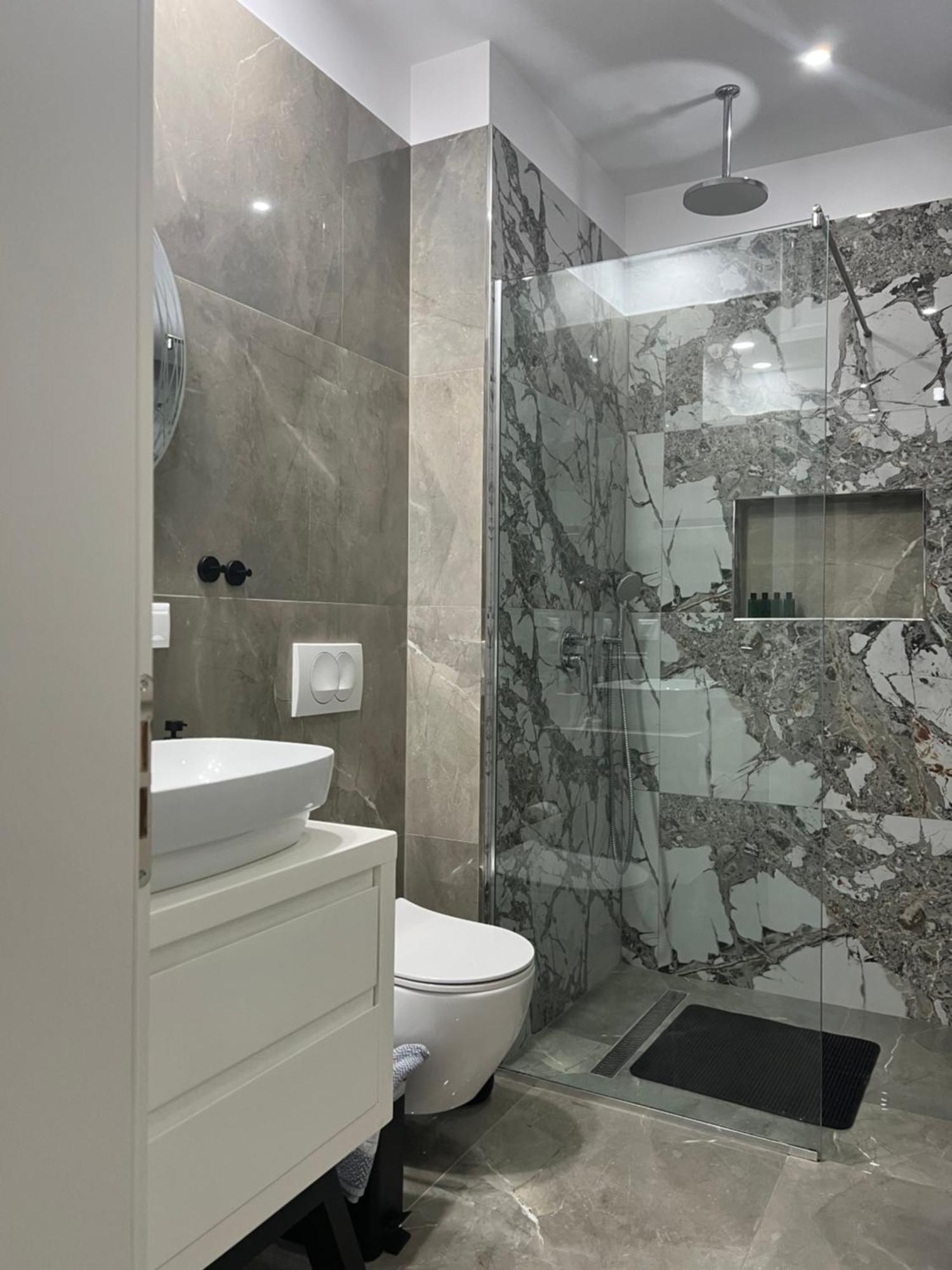Apartment Artemis Himare Buitenkant foto