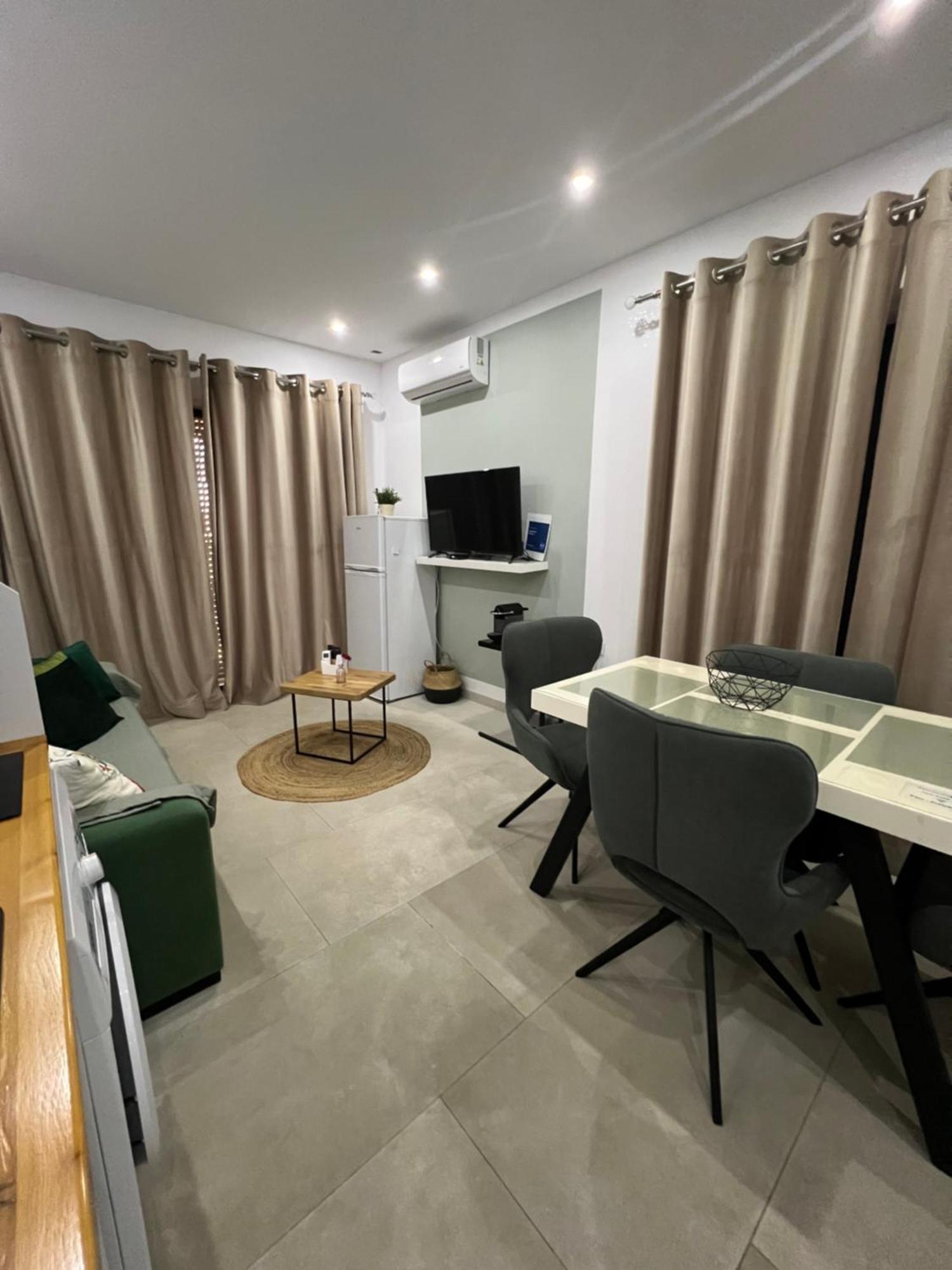 Apartment Artemis Himare Buitenkant foto