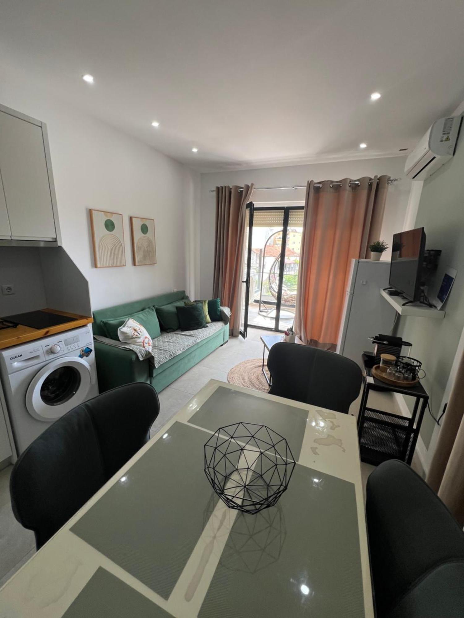 Apartment Artemis Himare Buitenkant foto
